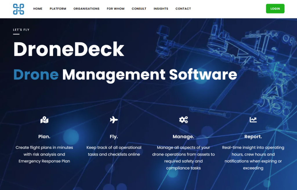 Drone operator gebruikt Dronedeck software op een filmset
